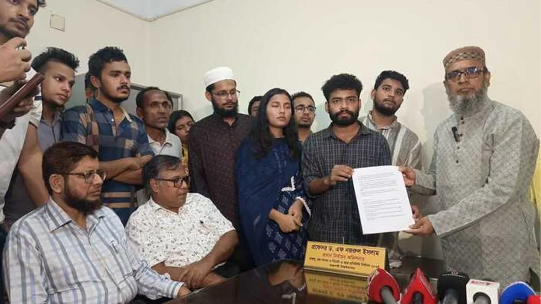 A K ARAFAT@DW24/df08aa72c6bb85c00b78b573420fc928-68d12a01c2317.webp